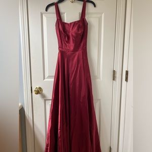 Lovely maroon, satin prom dress